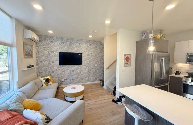 Chic 2-Bed, 2-Bath Townhome Gallery 4