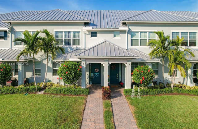 1240 Eucalyptus Dr photos photos