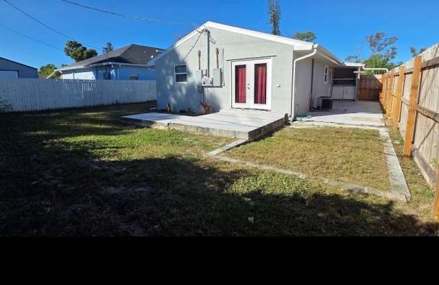 5639 Fourth Ave photos photos