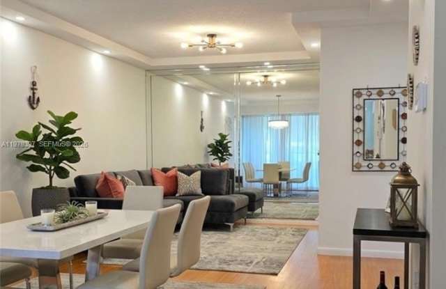 750 NE 199th St photos photos