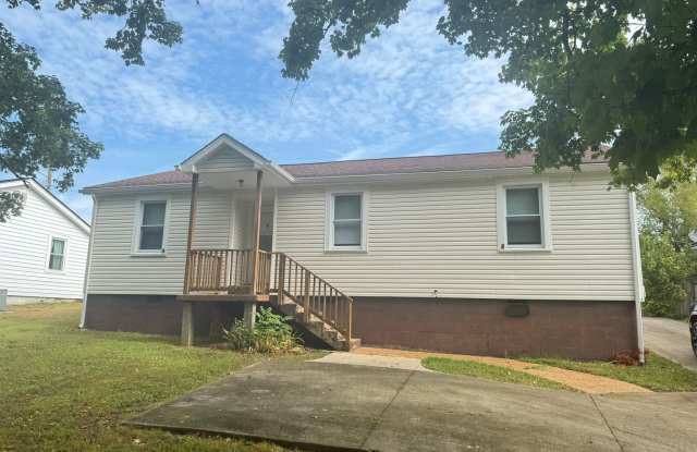 Lovely 3 Bdr/1 Ba Home, tucked away yet STILL Convenient! Close to APSU! photos photos