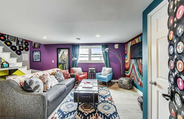 2548 North SOUTHPORT Avenue Gallery 2