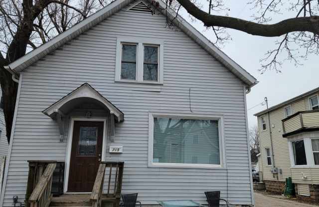 715 Chicago Street - 715 Chicago Street, Green Bay, WI 54301