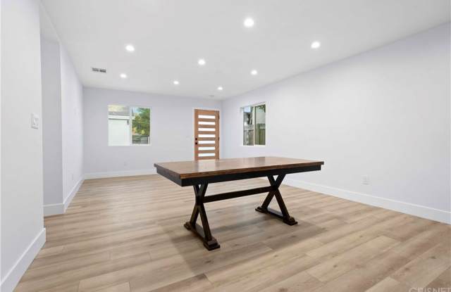 7423 nestle Gallery 4