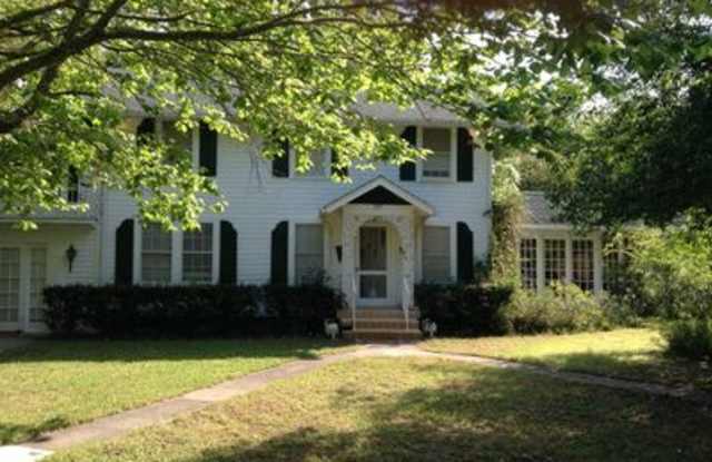 375 Cortez Ave - 375 Cortez Avenue, De Leon Springs, FL 32130