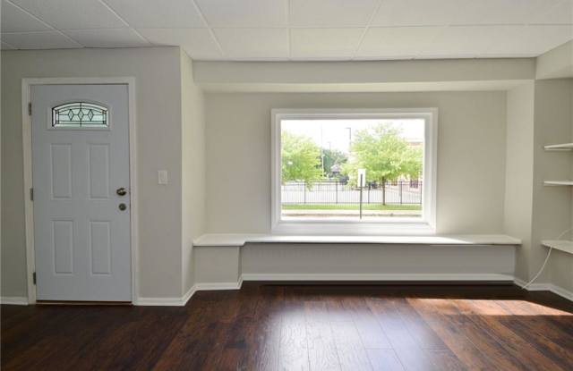 1414 East Kelly Street Gallery 2