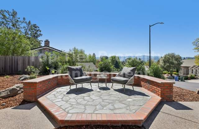 Luxury Renovated Livorna Estates Home | SRVUSD Schools | Mt. Diablo Views- 4 bd/3.5 Ba Single-Family House in Walnut Creek available for Lease! Gallery 4