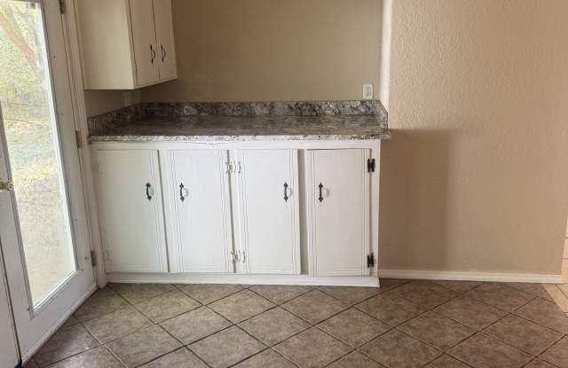 1420 Tanglewood Drive Gallery 3