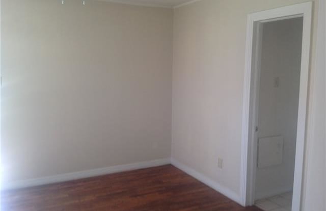 4922 Alcott Street Gallery 4