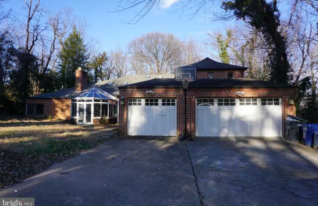 6024 MUNSON HILL ROAD - 6024 Munson Hill Road, Seven Corners, VA 22041