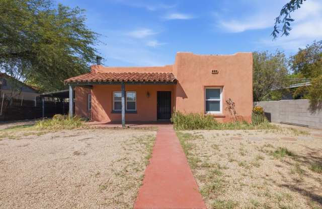 Spacious 3-Bedroom Home with Large Enclosed Backyard & Covered Porch Gallery 1