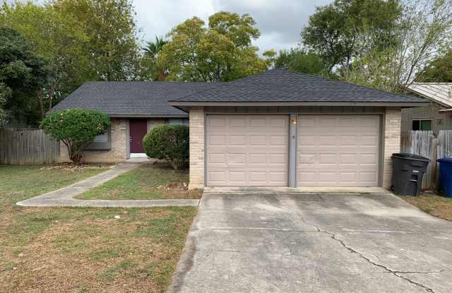 NICE 3 BEDROOM IN NORTH EAST ISD - EASY ACCESS TO RANDOLPH AFB, FT. SAM, 1604, 35,  SHOPPING - 5931 Kissing Oak Street, San Antonio, TX 78247