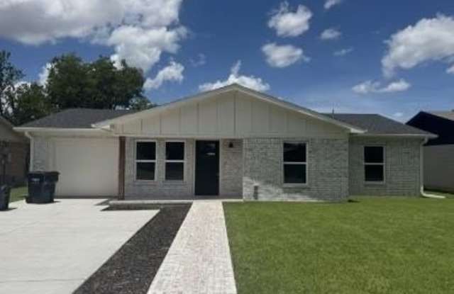 2510 Bliss Street - 2510 Bliss Street, Greenville, TX 75402 2510 Bliss Street - 2510 Bliss Street, Greenville, TX 75402