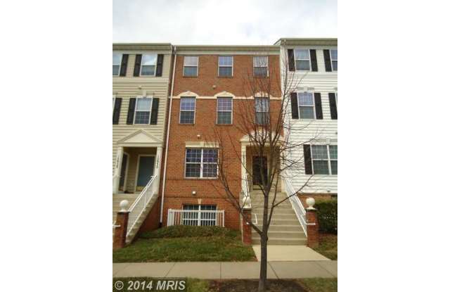 Beautiful sun-filled 3 br, 2.5 bath townhouse/condo photos photos