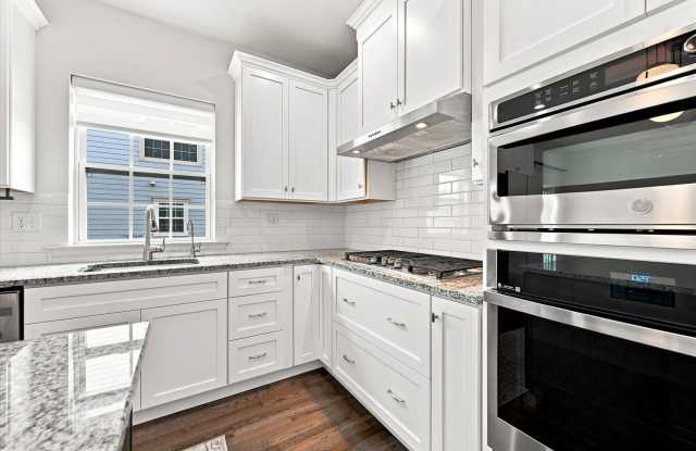 Luxury Carriage Home in Pickering Crossing | 3,500+ Sq Ft | Great Valley Schools Gallery 4