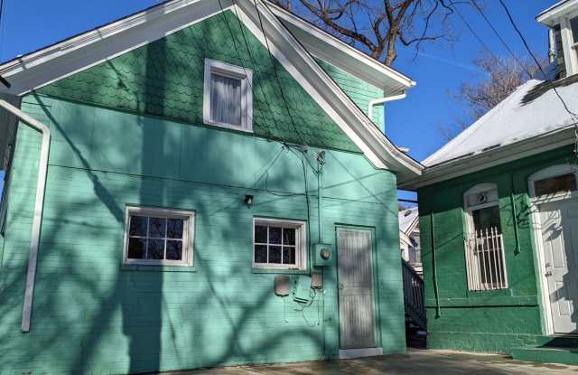 AVAILABLE IMMEDIATELY! HISTORIC 3-BDRM HOME IN NORTH DENVER! SECTION 8 VOUCHERS ACCEPTED! Gallery 4