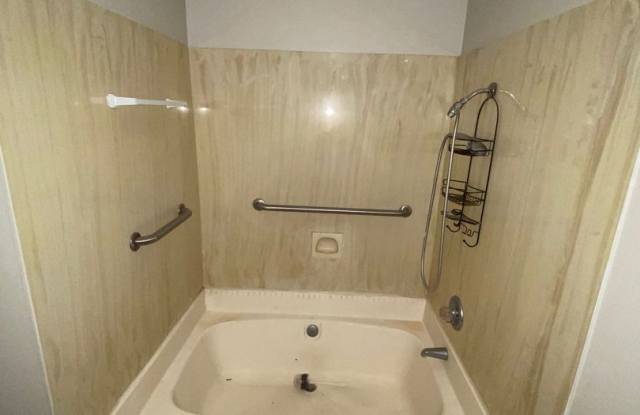 7706 Gladys Ave photos photos
