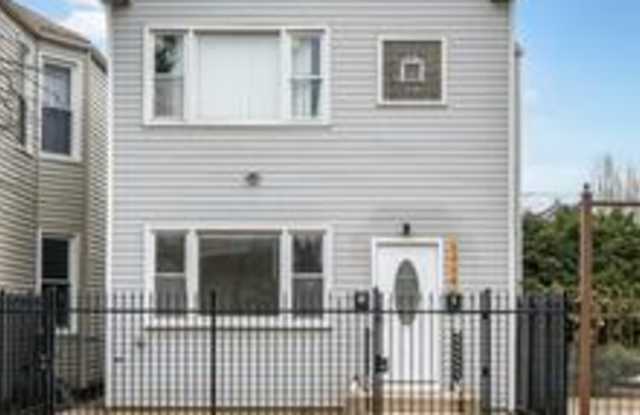 2228 N Major photos photos