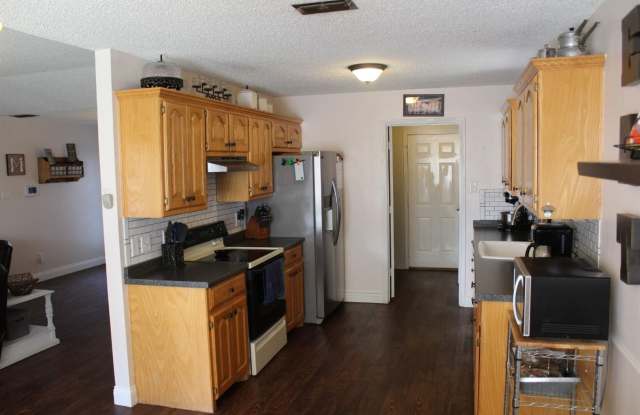 Available JULY 1st! Beautiful clean open concept home! photos photos