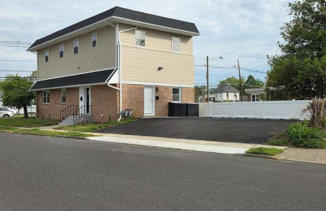 102 E CLEMENTS BRIDGE Road Gallery 3