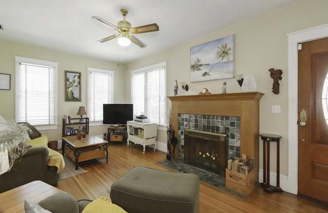 1010 Iroquois St - 1010 Iroquois Street, Clearwater, FL 33755