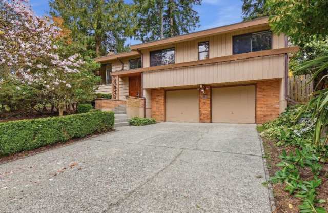 3bd/2ba Bellevue Home - 16020 Lake Hills Boulevard, Bellevue, WA 98008