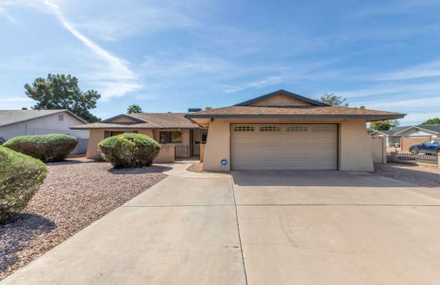 BEAUTIFUL TEMPE HOME WITH POOL! - 1605 East La Jolla Drive, Tempe, AZ 85282