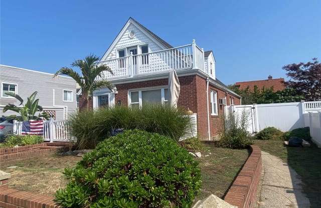 415 E Penn Street - 415 East Penn Street, Long Beach, NY 11561 415 E Penn Street - 415 East Penn Street, Long Beach, NY 11561