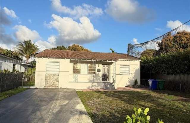 345 SW 49th Ave photos photos