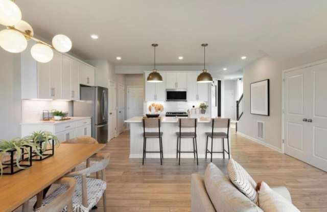 Sparkling 3bed 3bath in Eagan! Gallery 3