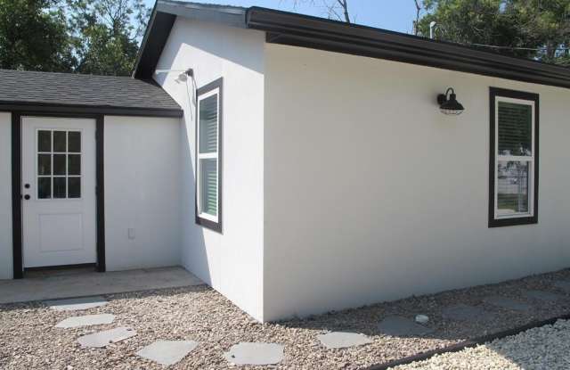 412 Lucille St photos photos