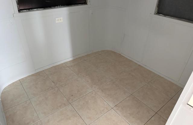 821 SW 1ST Court Gallery 4
