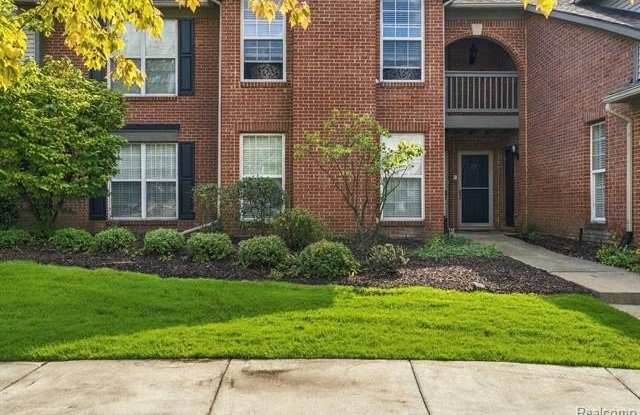 28067 Carlton Way Drive Gallery 1