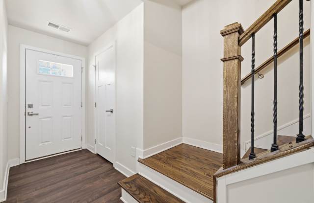 1092 Ambergate Station - 1 Gallery 2