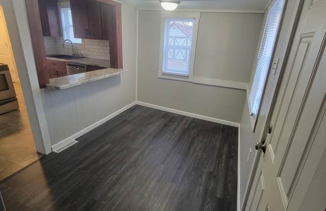 242 9th Avenue North Gallery 3