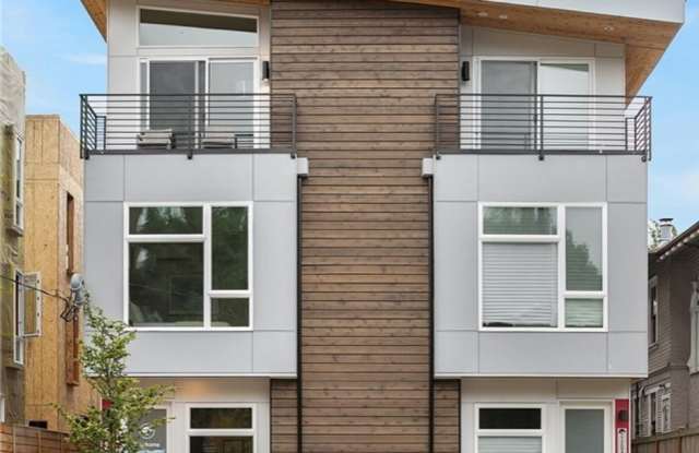 Capitol Hill 2 Bed 1.5 Bath Stunner Available! photos photos