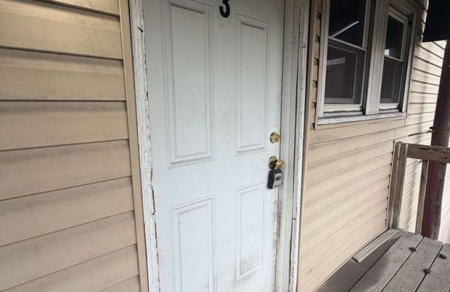 2423 Lincoln 1-3 photos photos