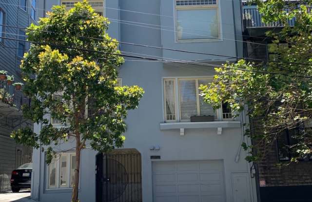 Charming & Updated  2 Bed, 1 Bath Russian Hill Condo - TV's and Speakers Included Gallery 1