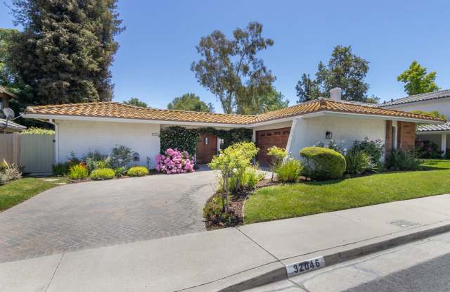 Beautiful First Neighborhood home! Gallery 1