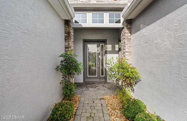829 Pinewood Drive Gallery 3