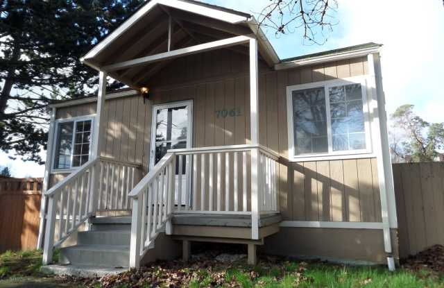 Super Cute  Renovated 3-Bedroom Cottage in Seattle for Rent!! - 7061 16th Avenue Southwest, Seattle, WA 98106