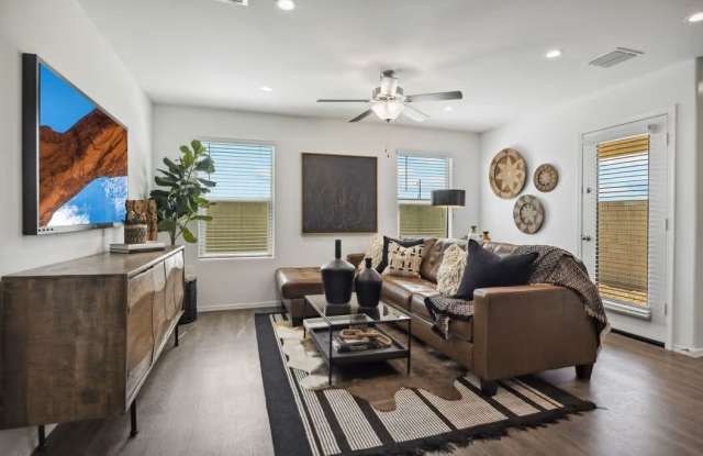 Solana Place at Carlton Commons Gallery 3