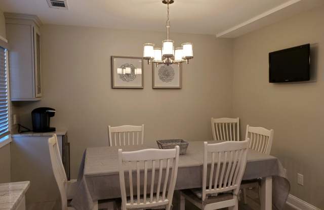 1704 Grand Central Avenue Gallery 4