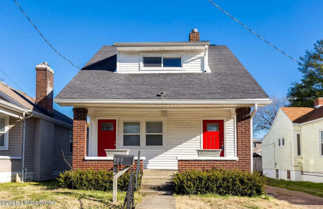 909 Ash St unit: 2 photos photos