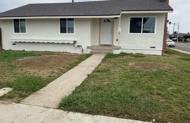 Charming 3bed 2bath house Gallery 1