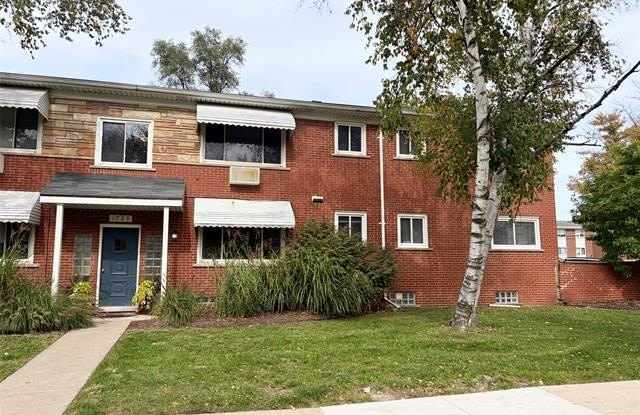 1725 Gardenia Avenue Gallery 1