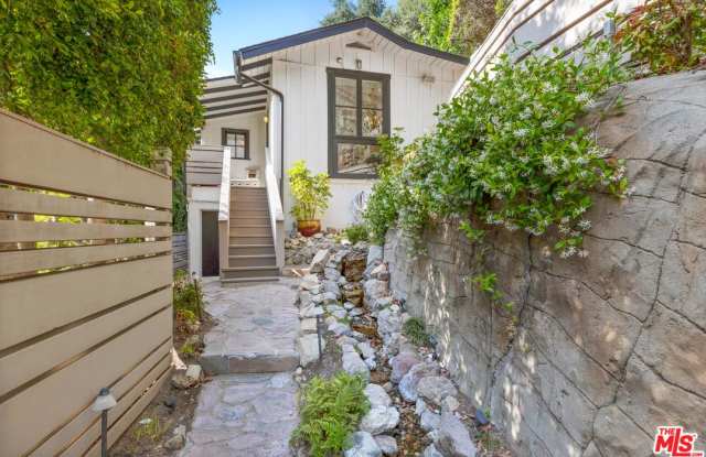 8236 KIRKWOOD Drive Gallery 2