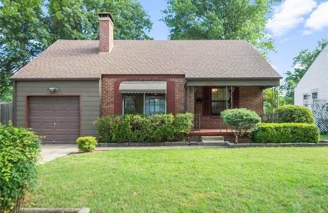 4707 E 9th Street photos photos