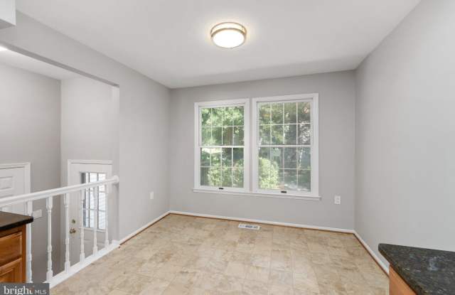 7507 SWAN POINT Way Gallery 3