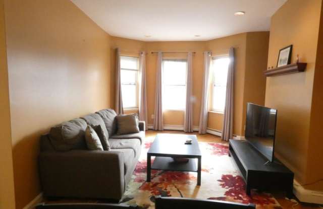 390 Riverway - 390 Riverway, Boston, MA 02115